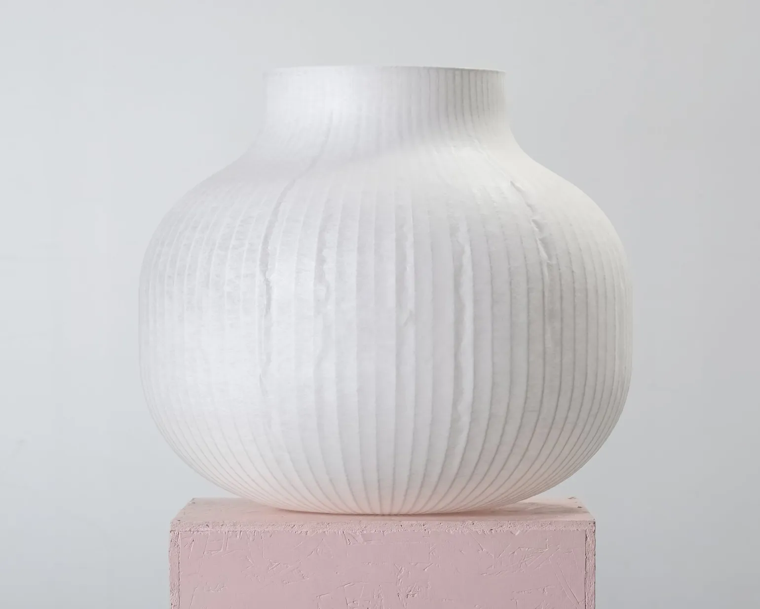 Muuto Strand Closed pendellampa ø 60 cm vit