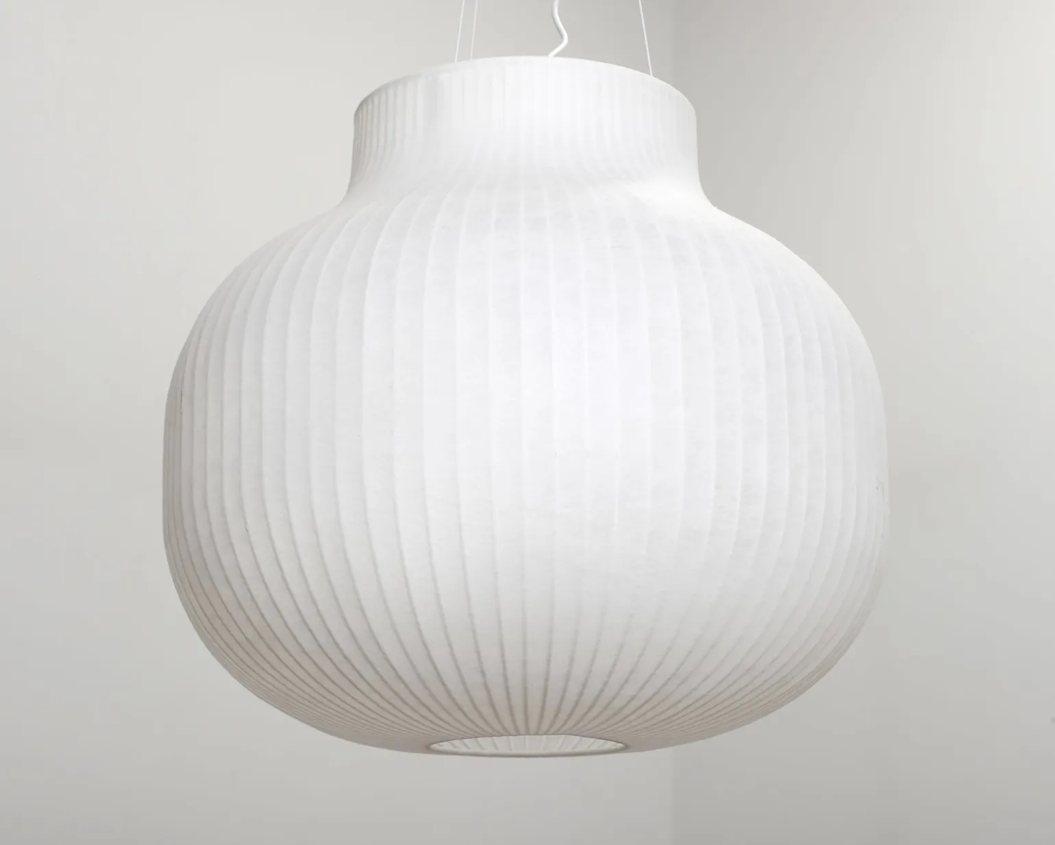 Muuto Strand Closed pendellampa ø 60 cm vit