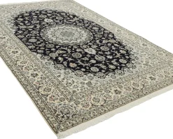 Nain 6 La orientalisk matta 210 x 319 cm