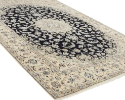 Nain 9 La orientalisk matta 247 x 351 cm