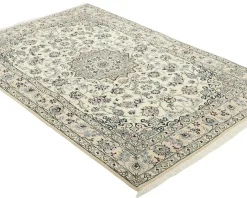 Nain 9 La orientalisk matta 127 x 203 cm