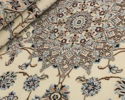 Nain 9 La orientalisk matta 168 x 262 cm