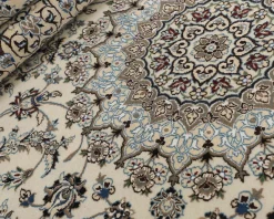 Nain 9 La orientalisk matta 202 x 305 cm