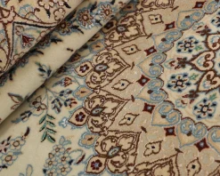 Nain 9 La orientalisk matta 198 x 304 cm