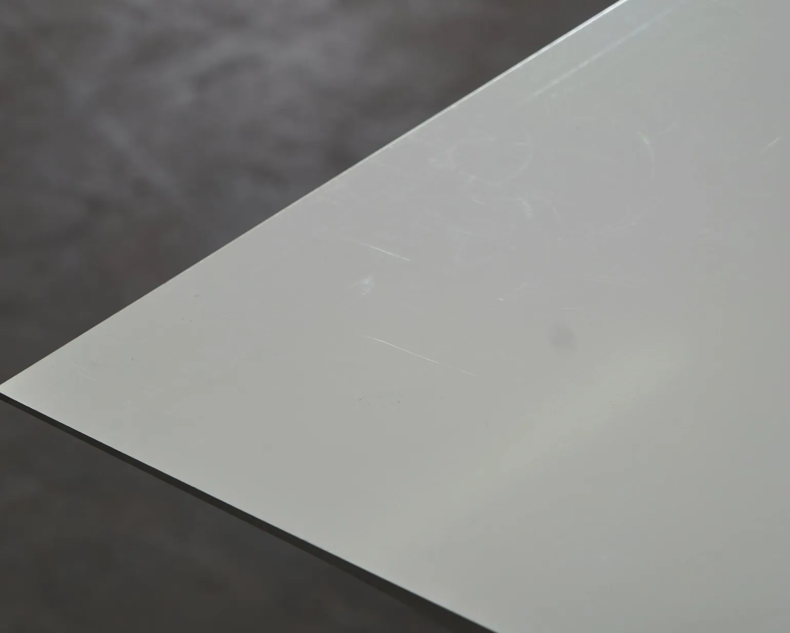Nonuform Exilis Basic vägghylla 18 x 118 cm vit