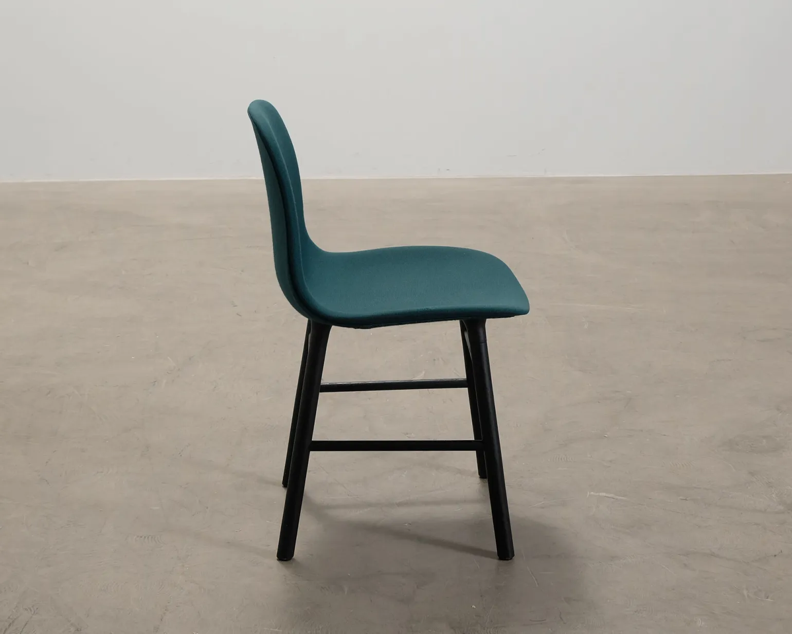 Normann Copenhagen Form stol grön