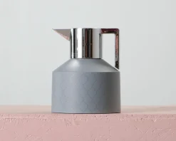 Normann Copenhagen Geo Vacuum Jug termoskanna 1l grå