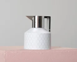Normann Copenhagen Geo Vacuum Jug termoskanna 1l vit