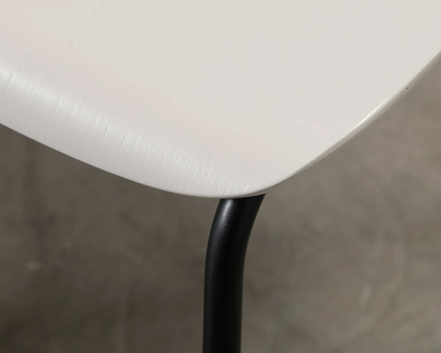 Normann Copenhagen Studio stol vit