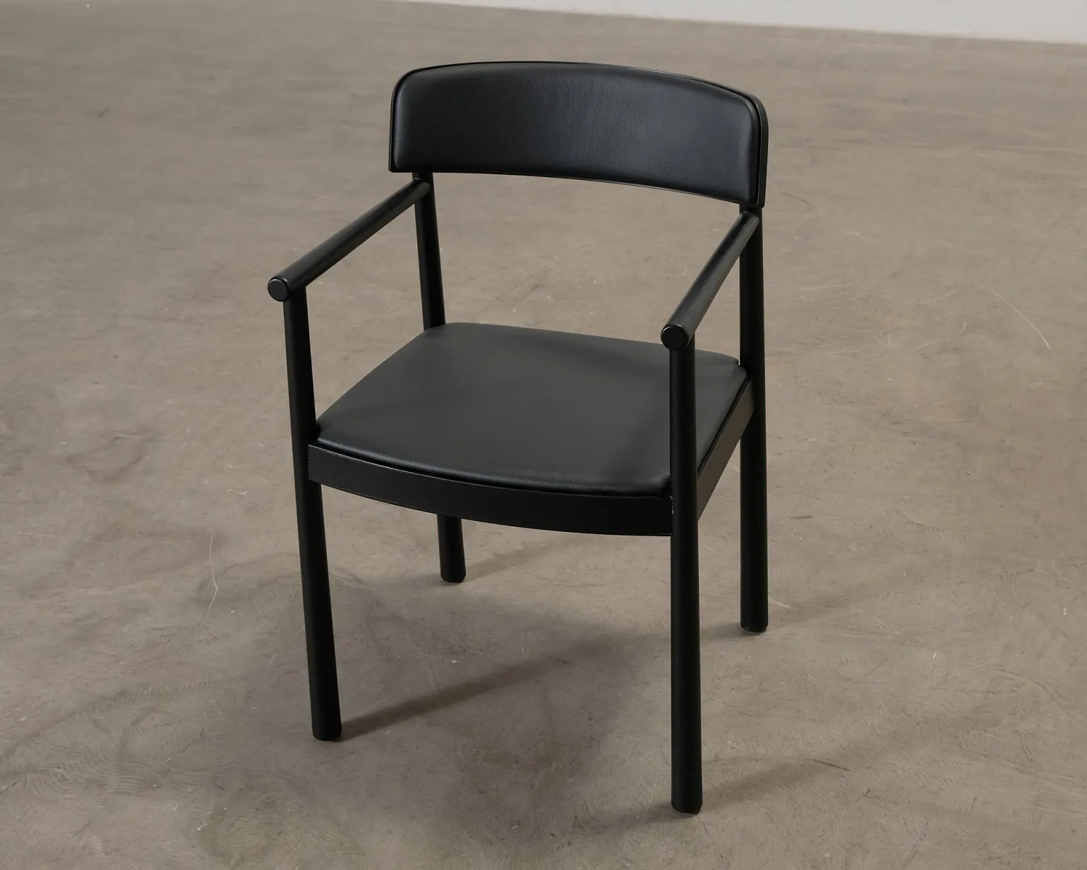 Normann Copenhagen Timb matstol svart
