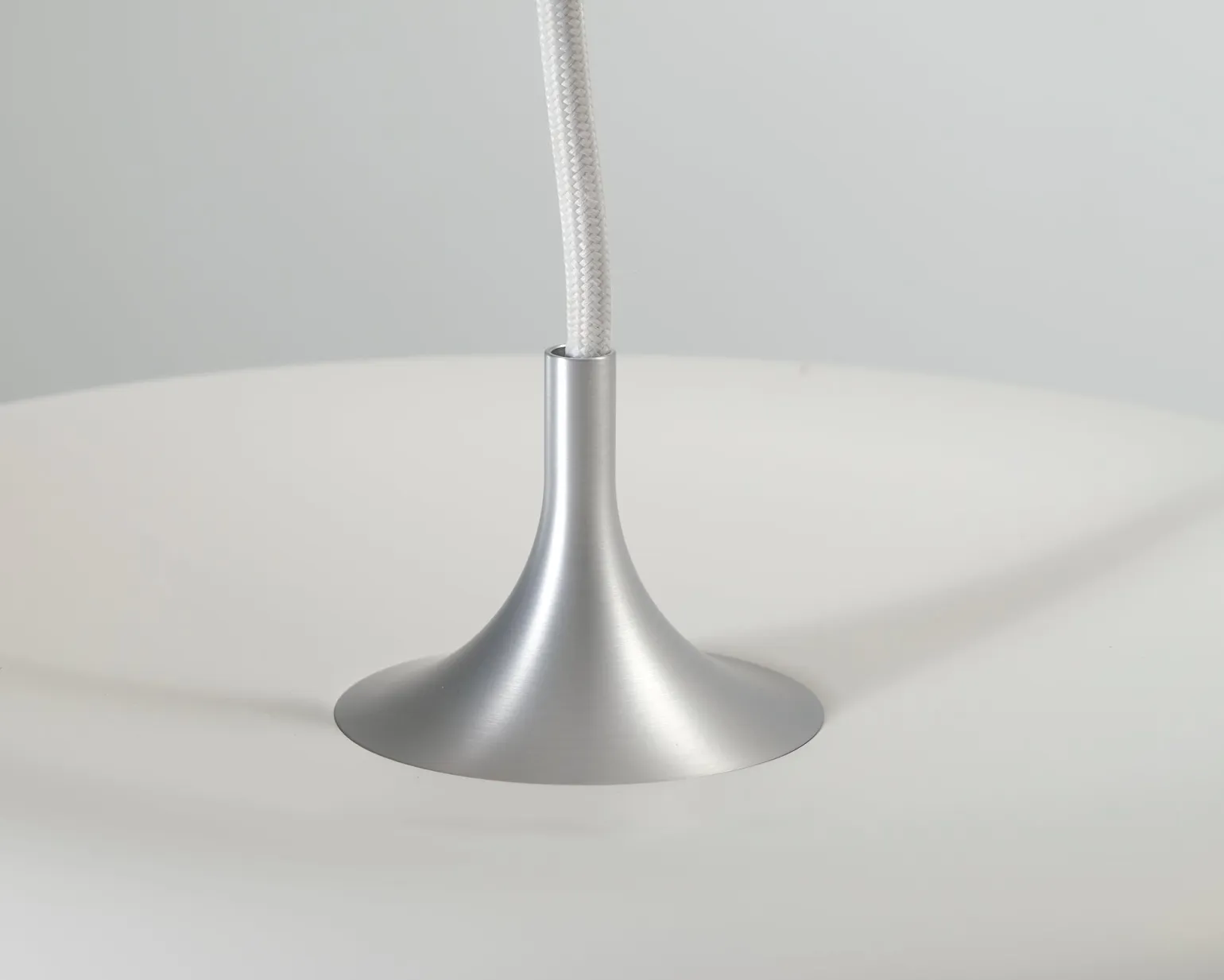 Normann Copenhagen Tub pendellampa vit ø 44 cm