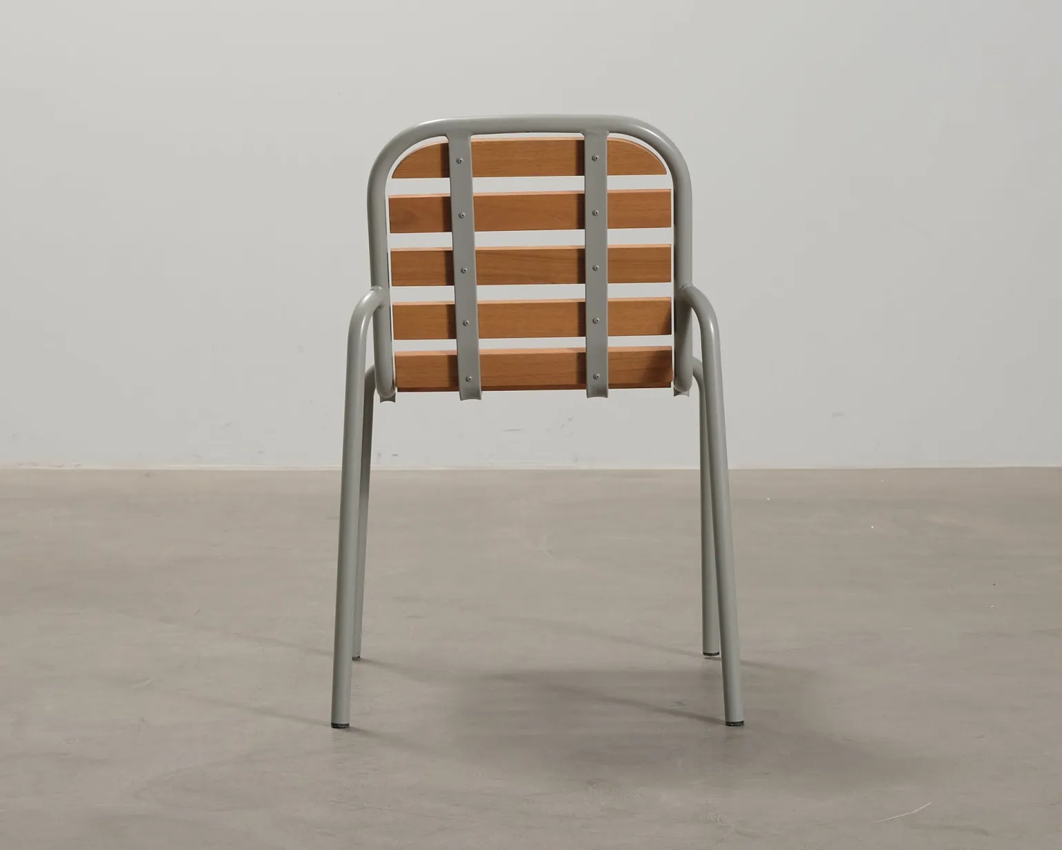 Normann Copenhagen Vig Robinia stol ljusgrå