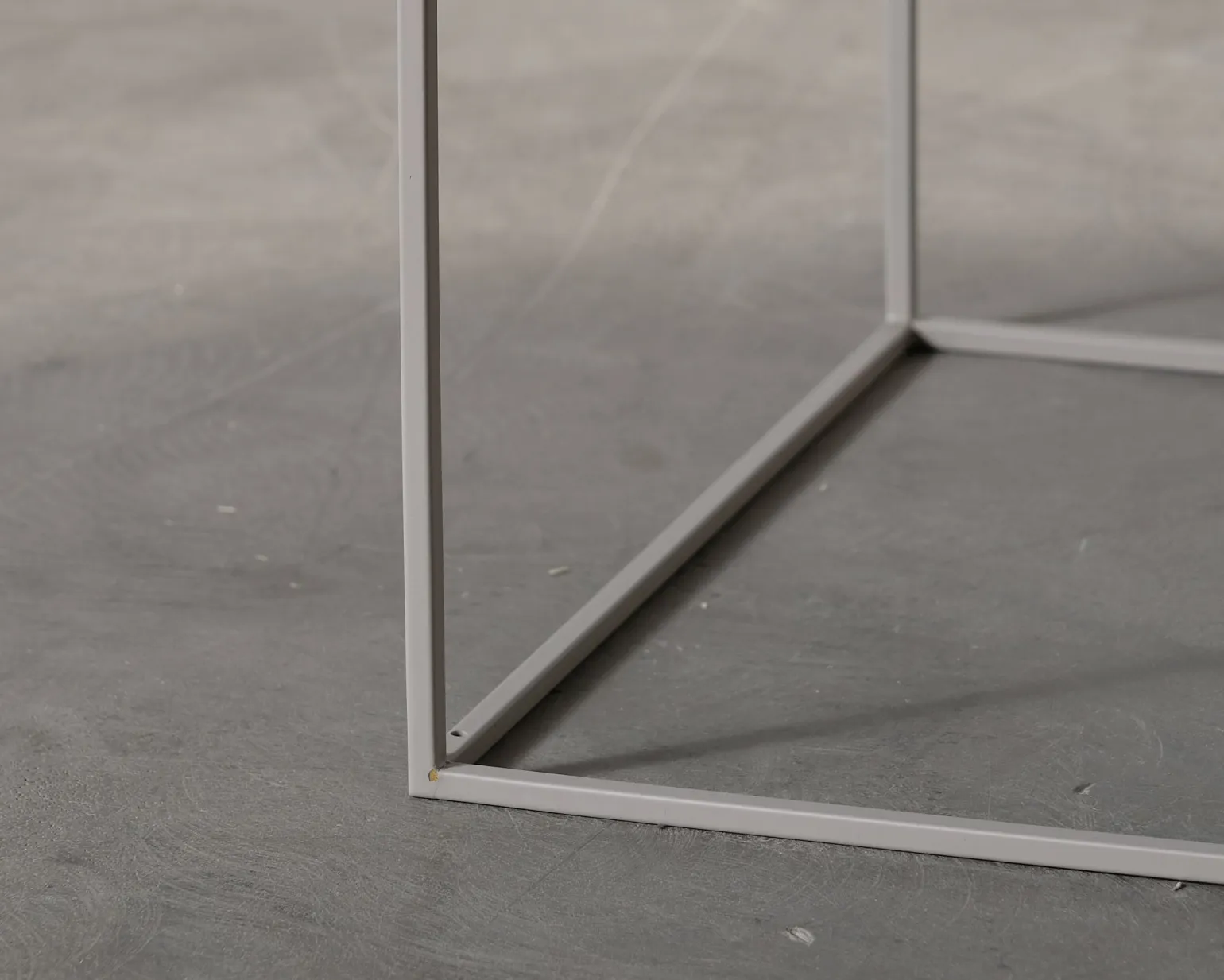 NORR11 Duke soffbord ø 90 cm Stone