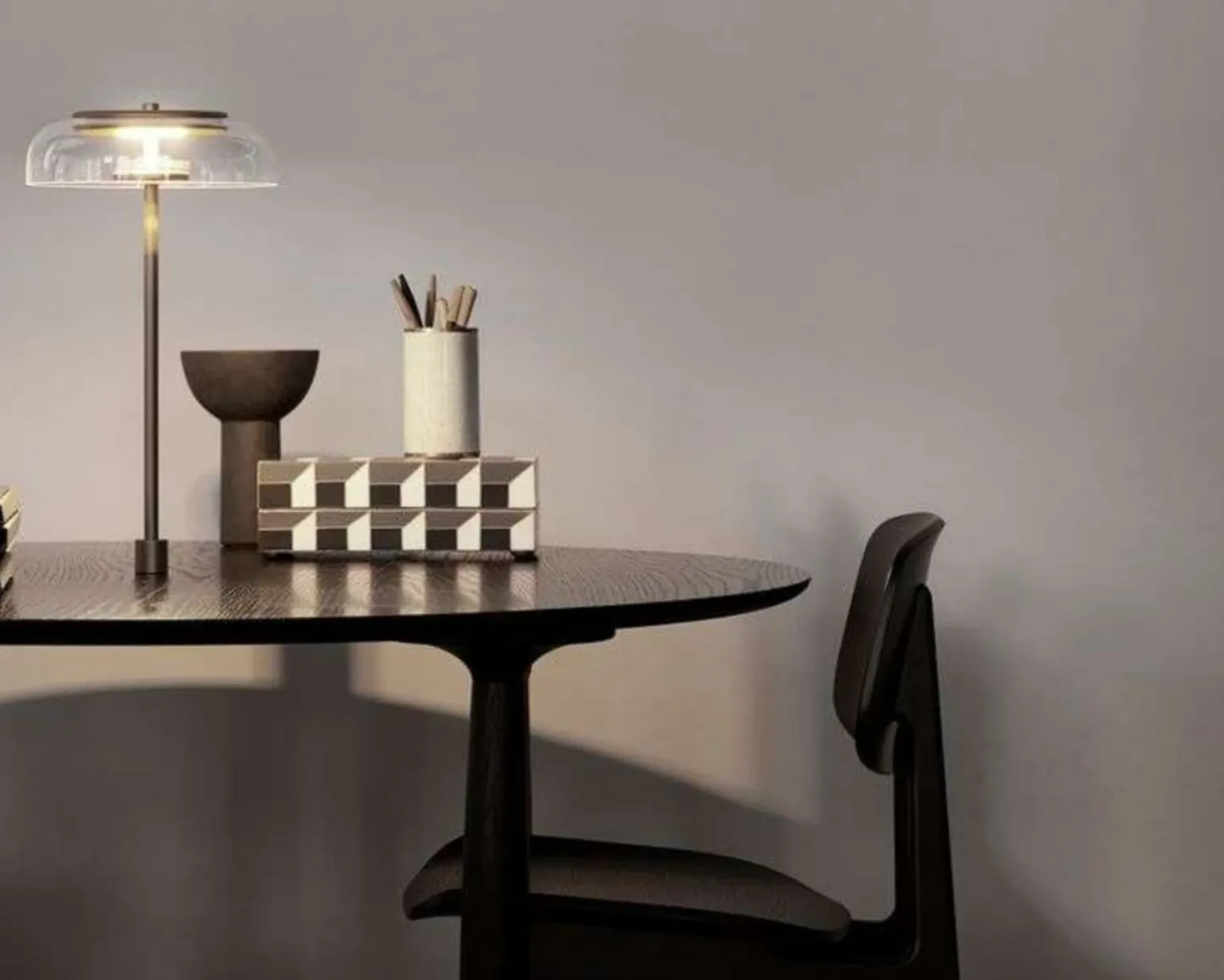 Nuura Blossi bordslampa guld