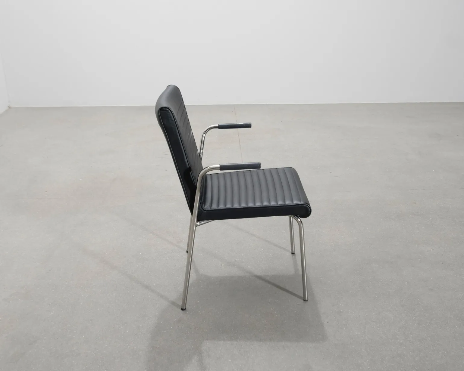 Offecct Quick karmstol svart