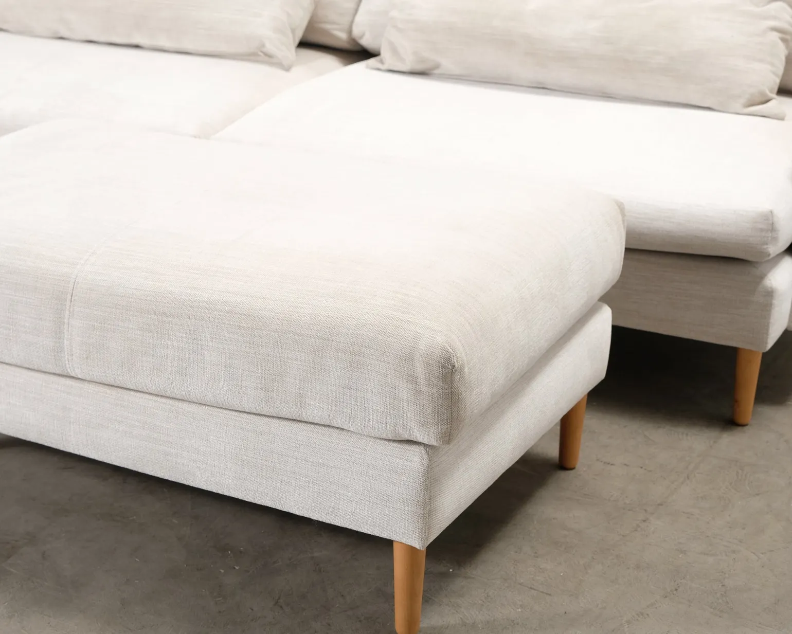 Pohjanmaan 2,5-sits soffa med fotpall