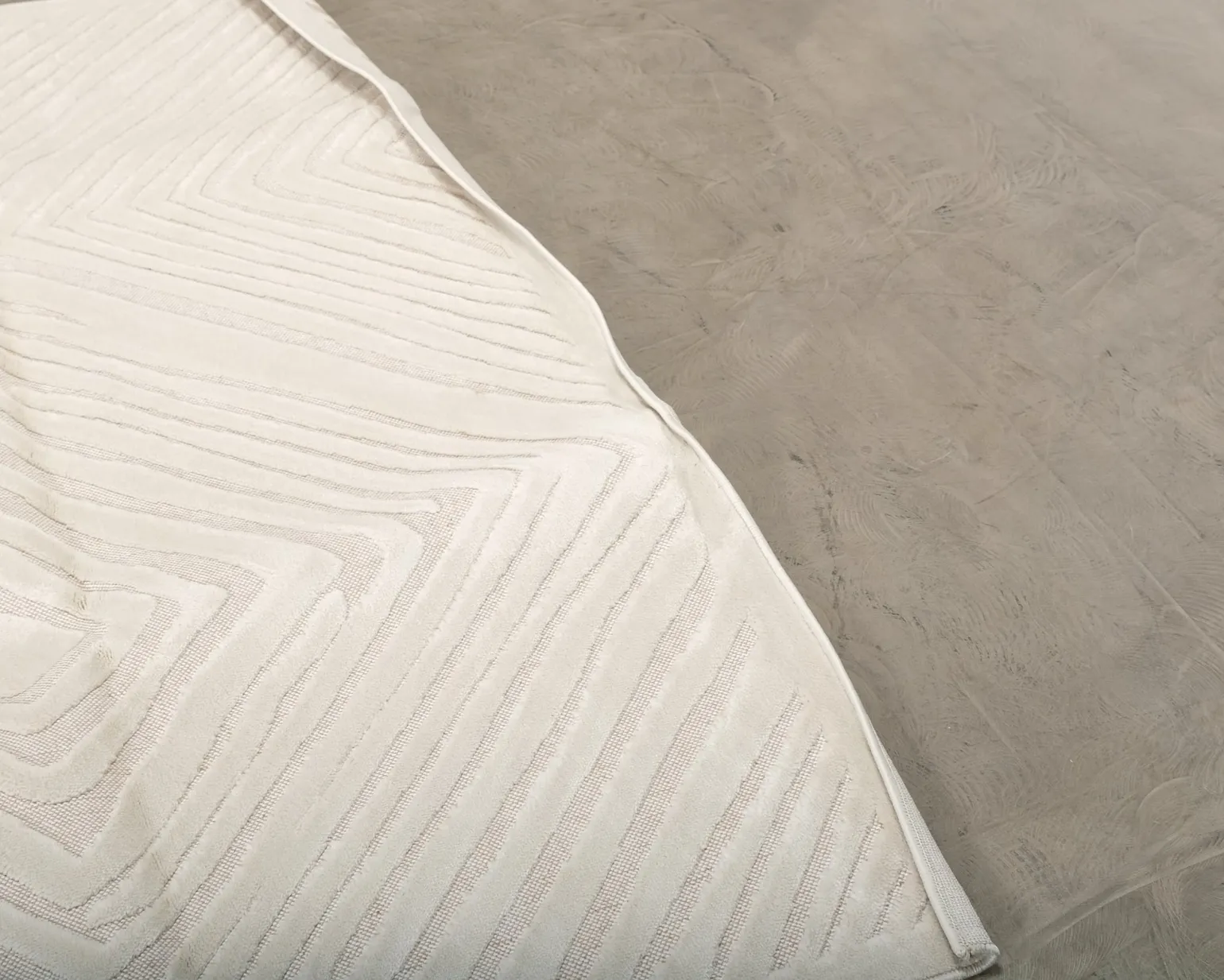Rugvista Essential Tuscany matta 200 x 200 cm vit