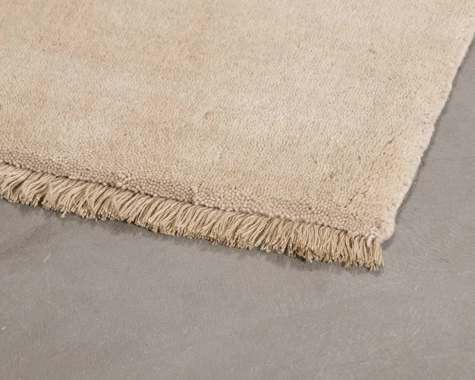 Rugvista Premium Handloom Fringes ullmatta 250 x 350 cm beige