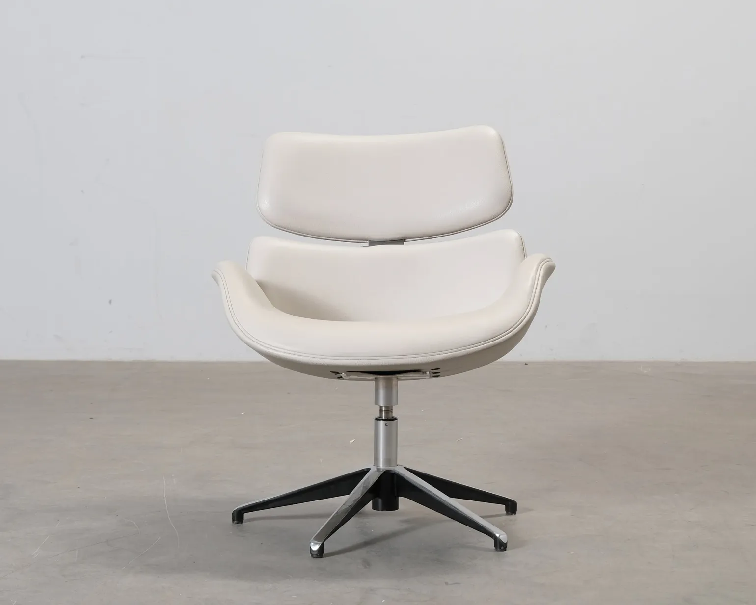 Skipper Furniture Cento fåtölj ljusgrå