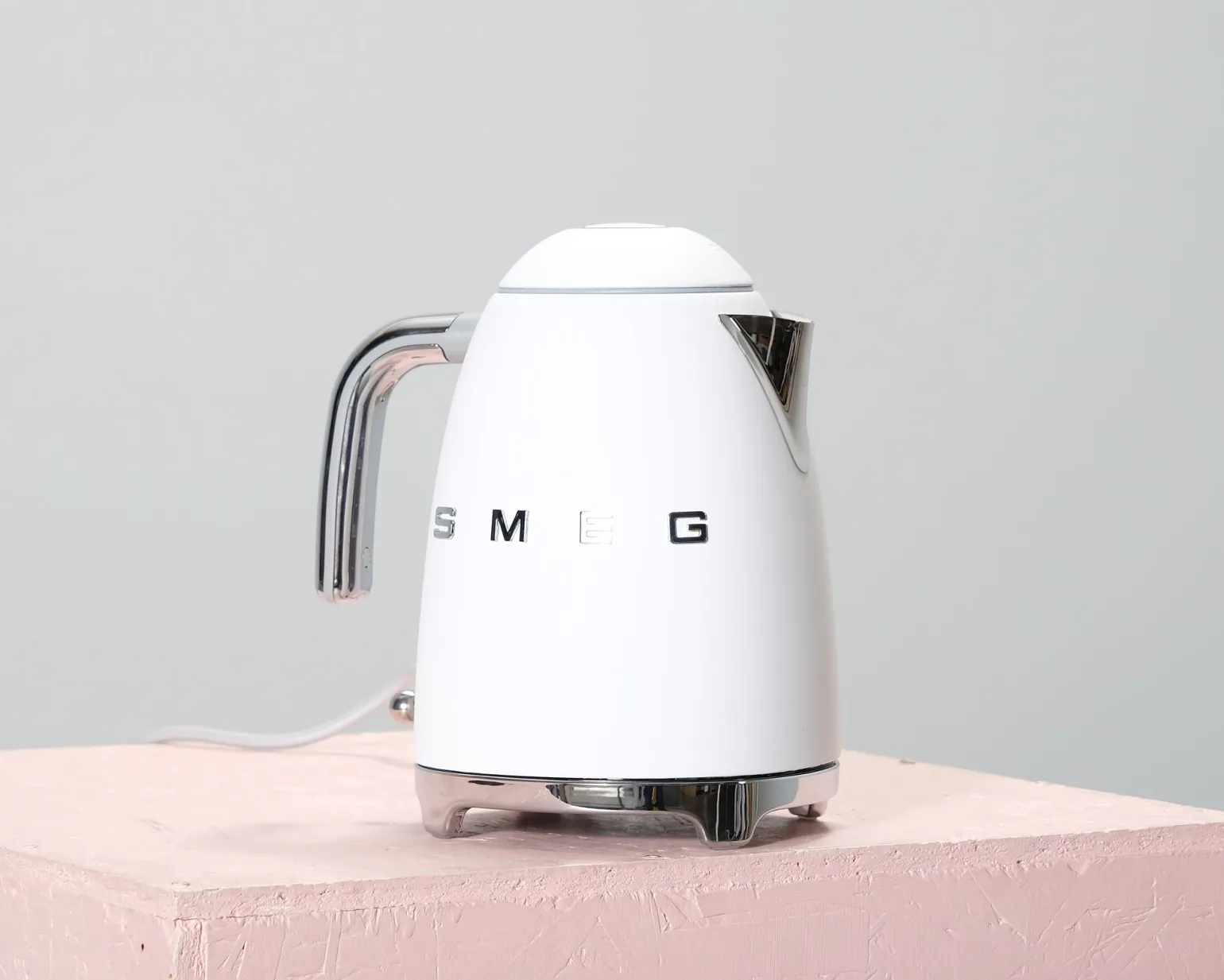 Smeg vattenkokare 1,7 L mattvit