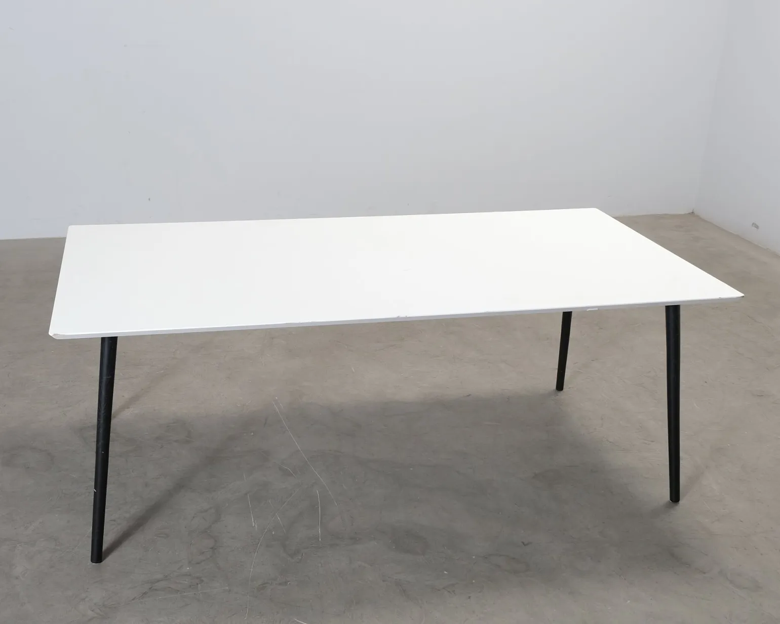 Sofacompany Allie matbord vit / svart
