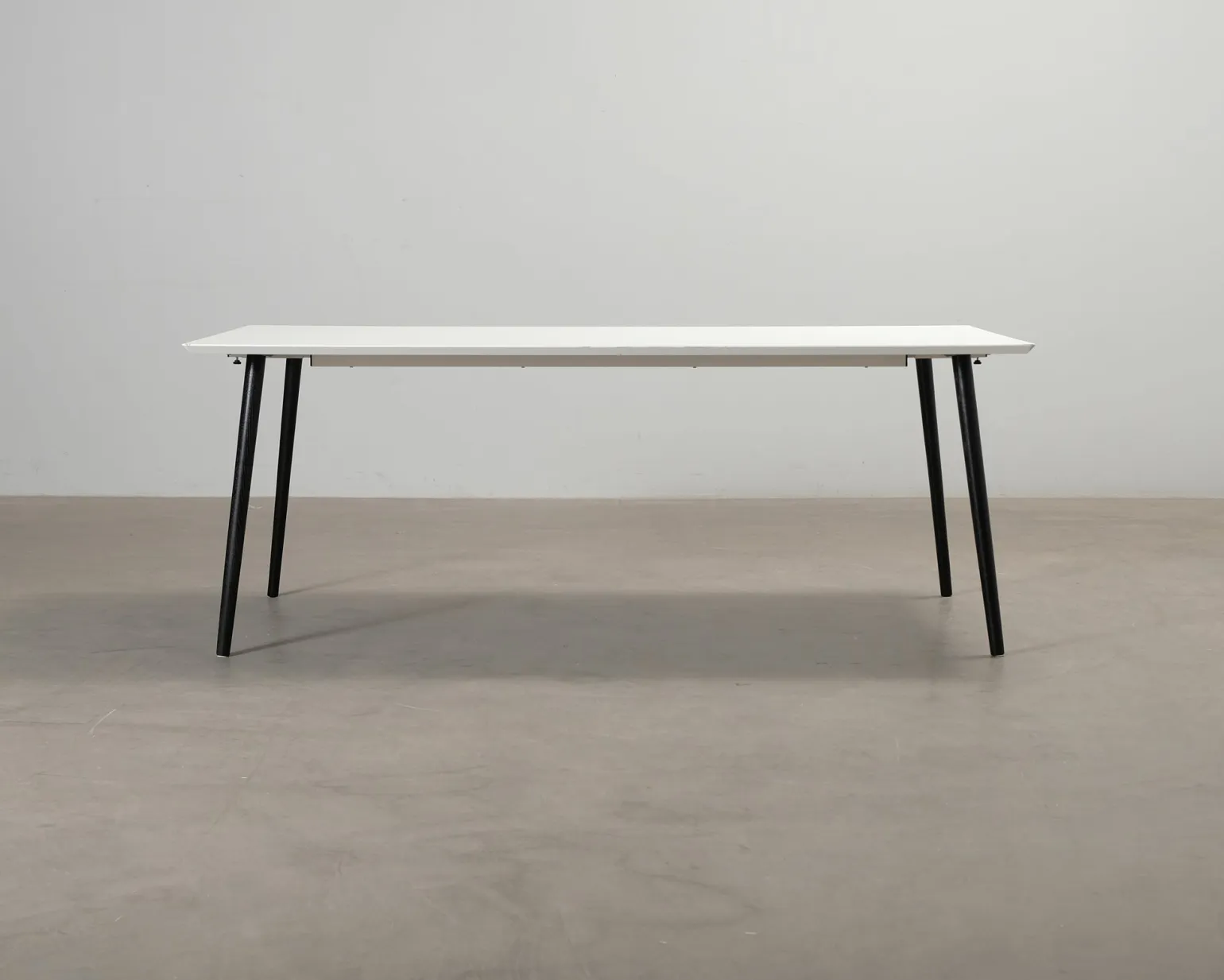 Sofacompany Allie matbord vit / svart