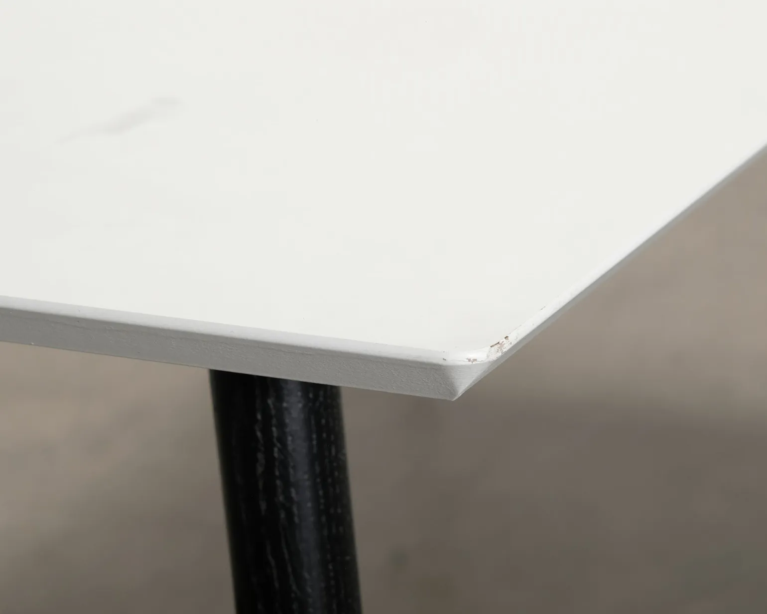 Sofacompany Allie matbord vit / svart