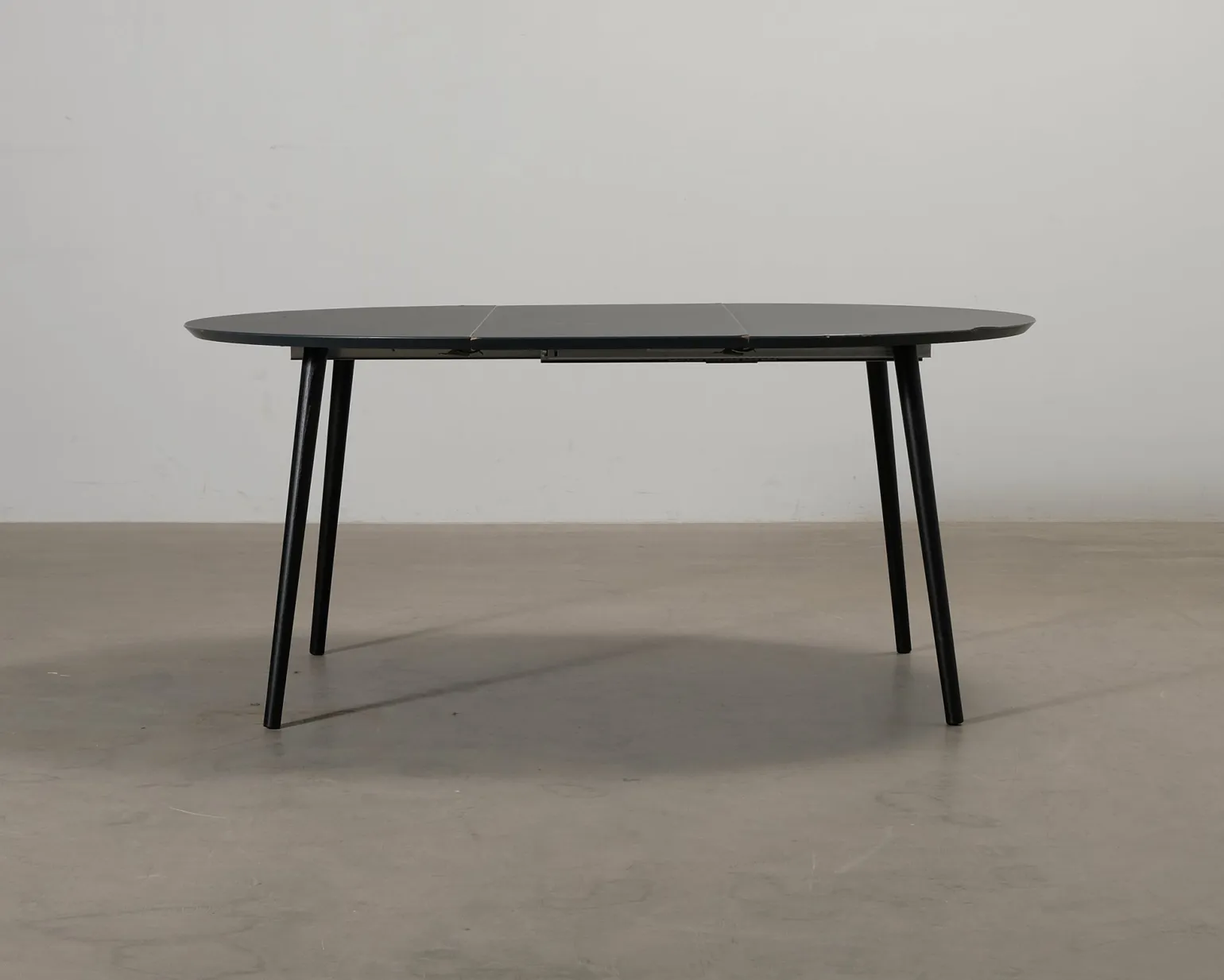 Sofacompany Amelia matbord 120-170 cm svart