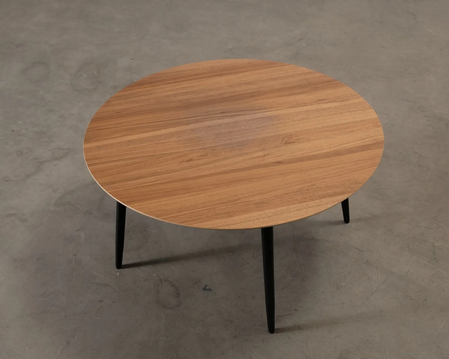 Sofacompany Hubert soffbord ø 90 cm valnöt / svart