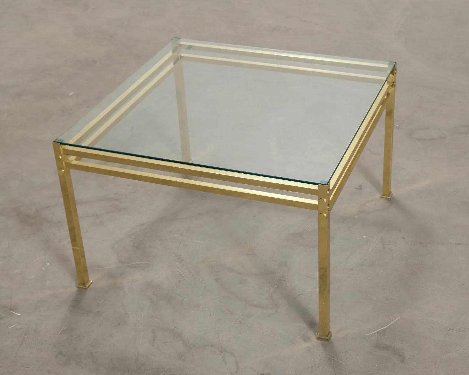 Soffbord med glasskiva guld