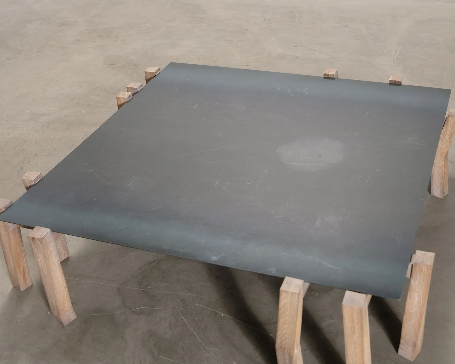 Soffbord 130 x 130 cm