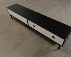 Tapio Anttila Linkki TV-bänk svart