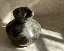 Tinted Objects Malmros vas brun marmor