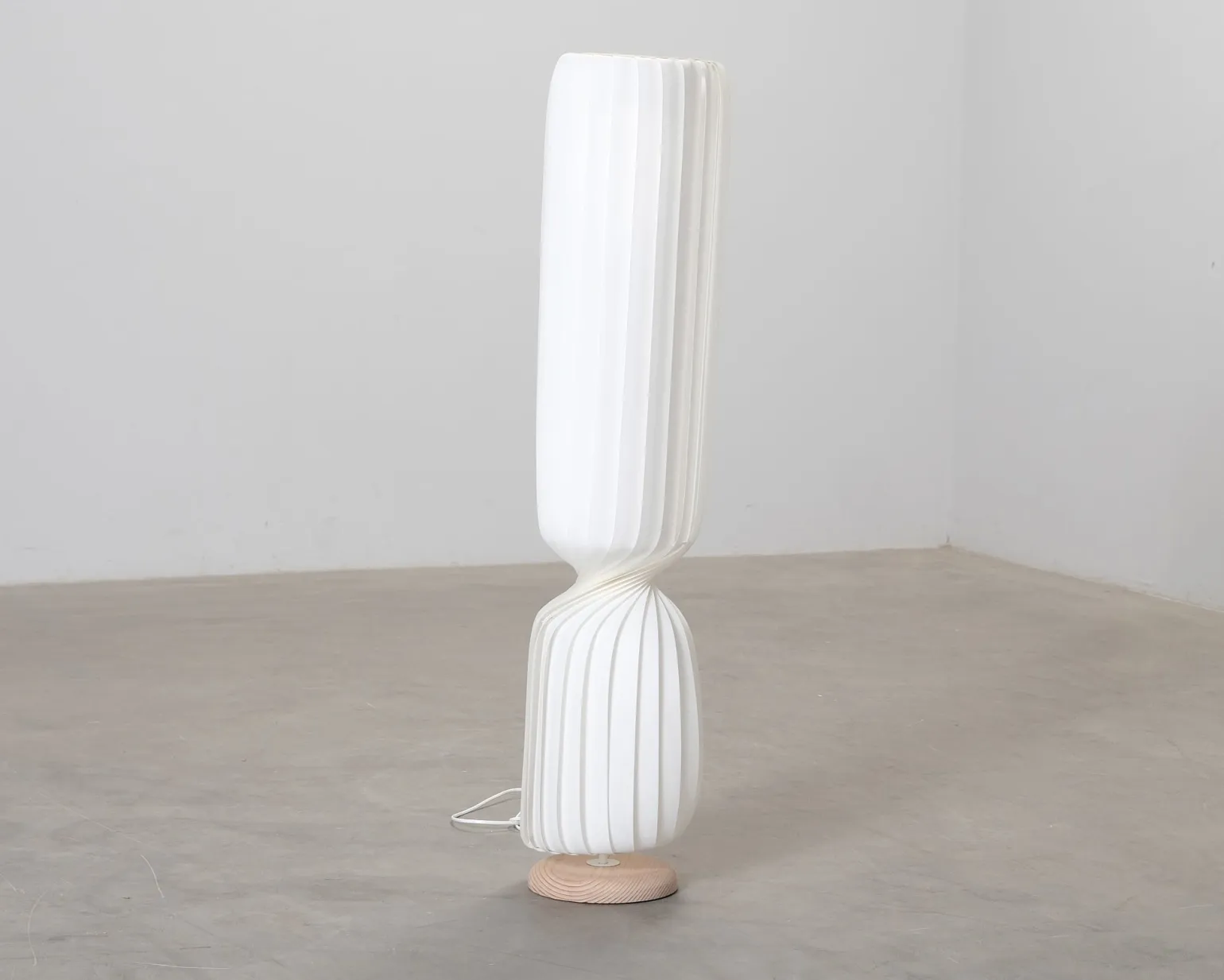 Tom Rossau TR41 golvlampa vit
