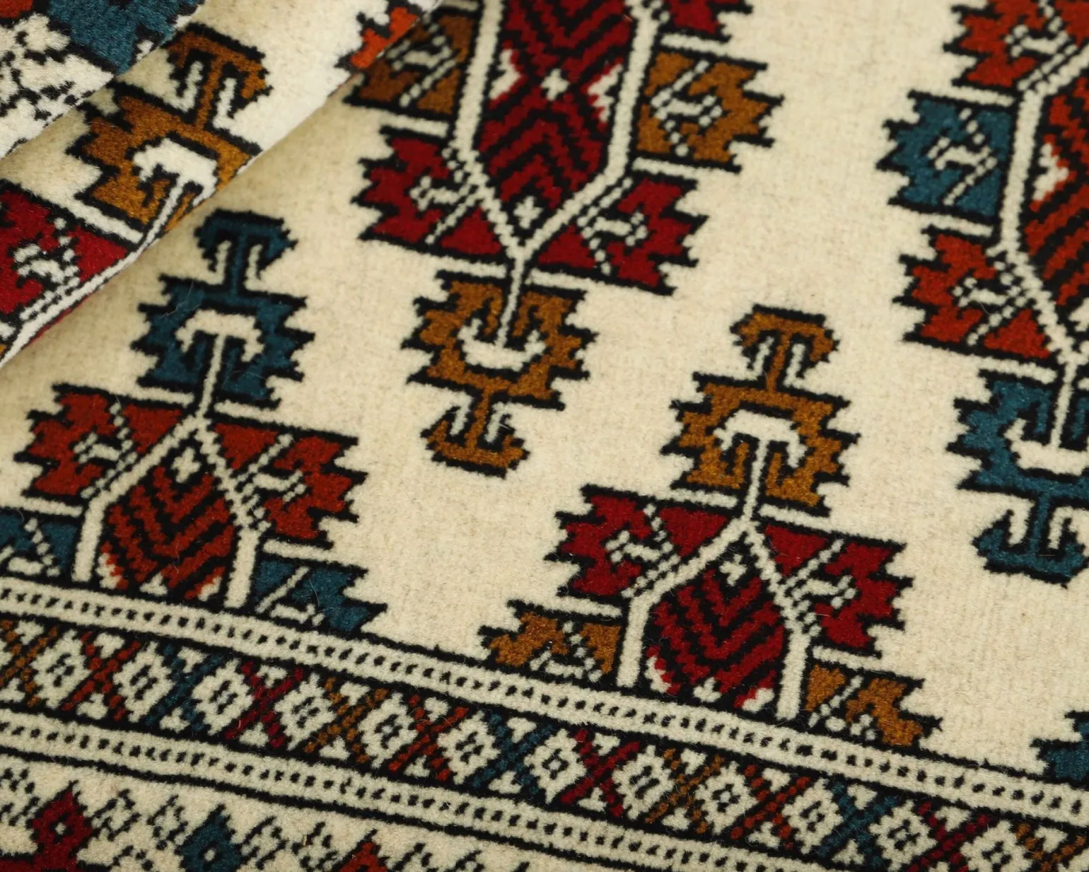 Torkaman Fine orientalisk matta 84 x 130 cm