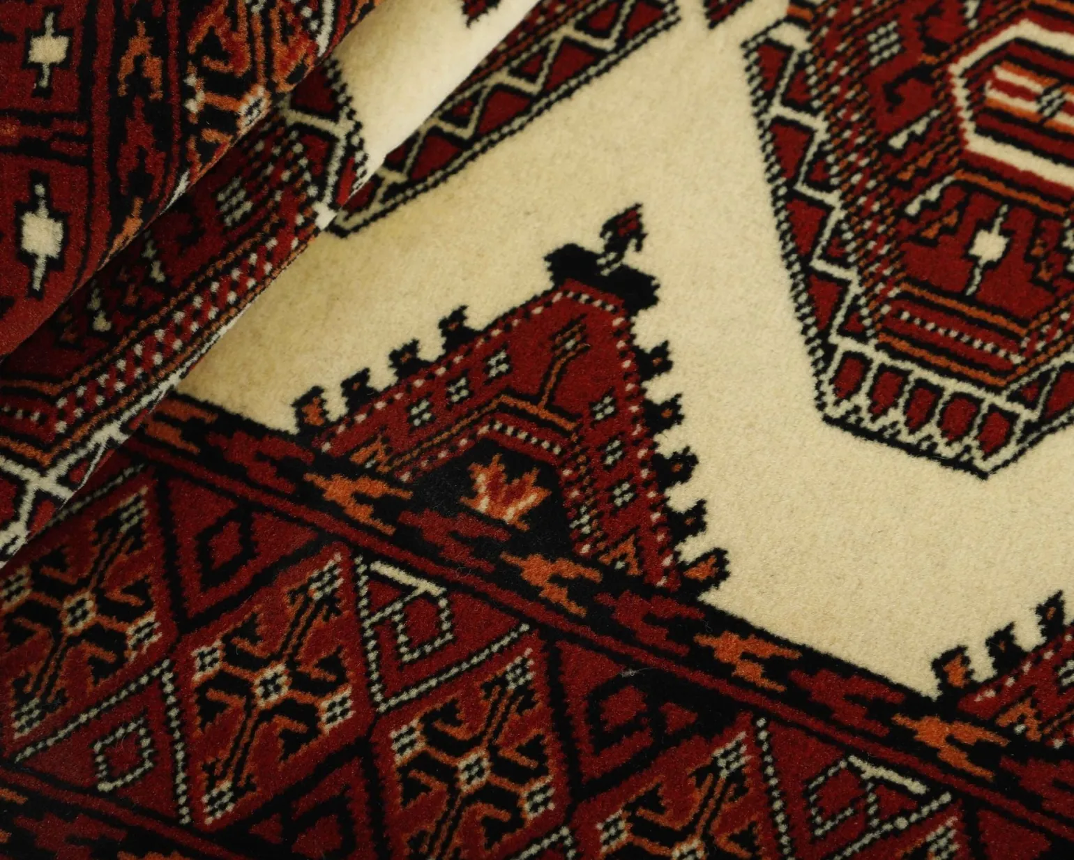 Torkaman Fine orientalisk matta 85 x 125 cm