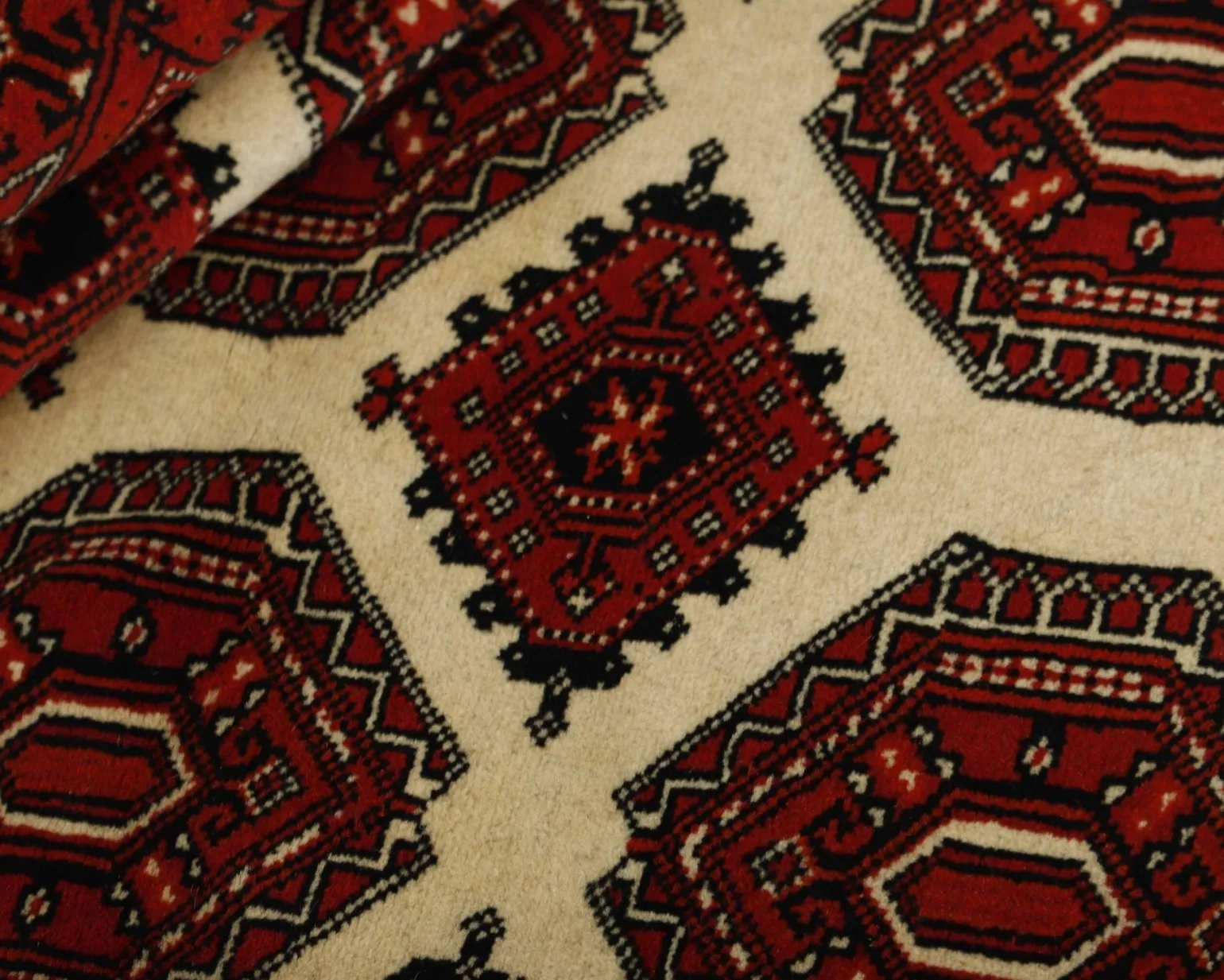 Torkaman Fine orientalisk matta 134 x 198 cm
