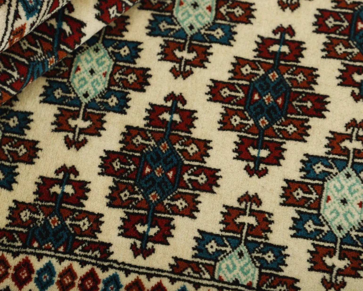 Torkaman Fine orientalisk matta 111 x 151 cm