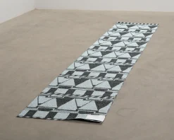 Varg Designkollektiv Stad matta 70 x 350 cm blå