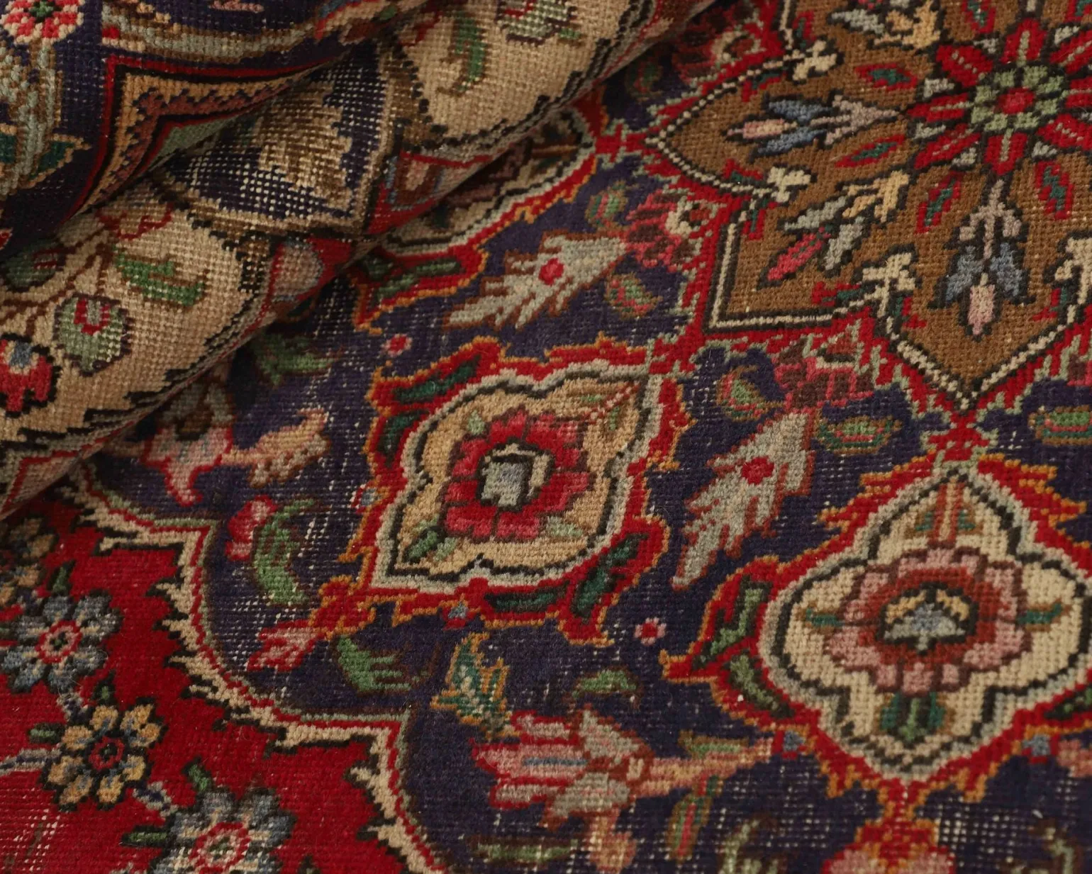 Vintage Royal Fine orientalisk matta 227 x 320 cm