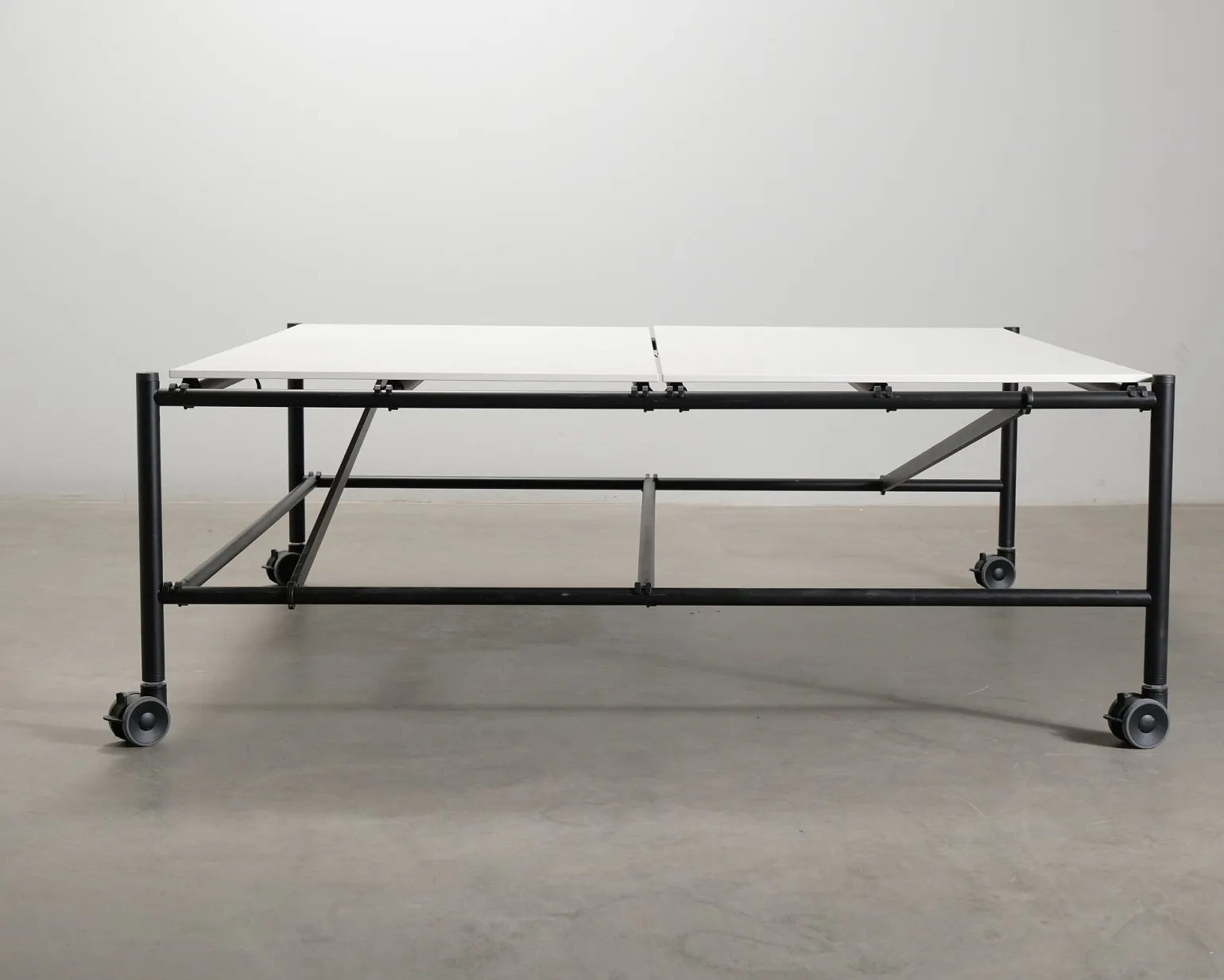 Vitra Comma bord 200 x 200 cm cm vit / svart