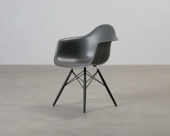 Vitra Eames DAW stol grå