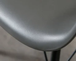 Vitra Eames DAW stol grå