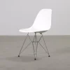Vitra Eames DSR stol vit
