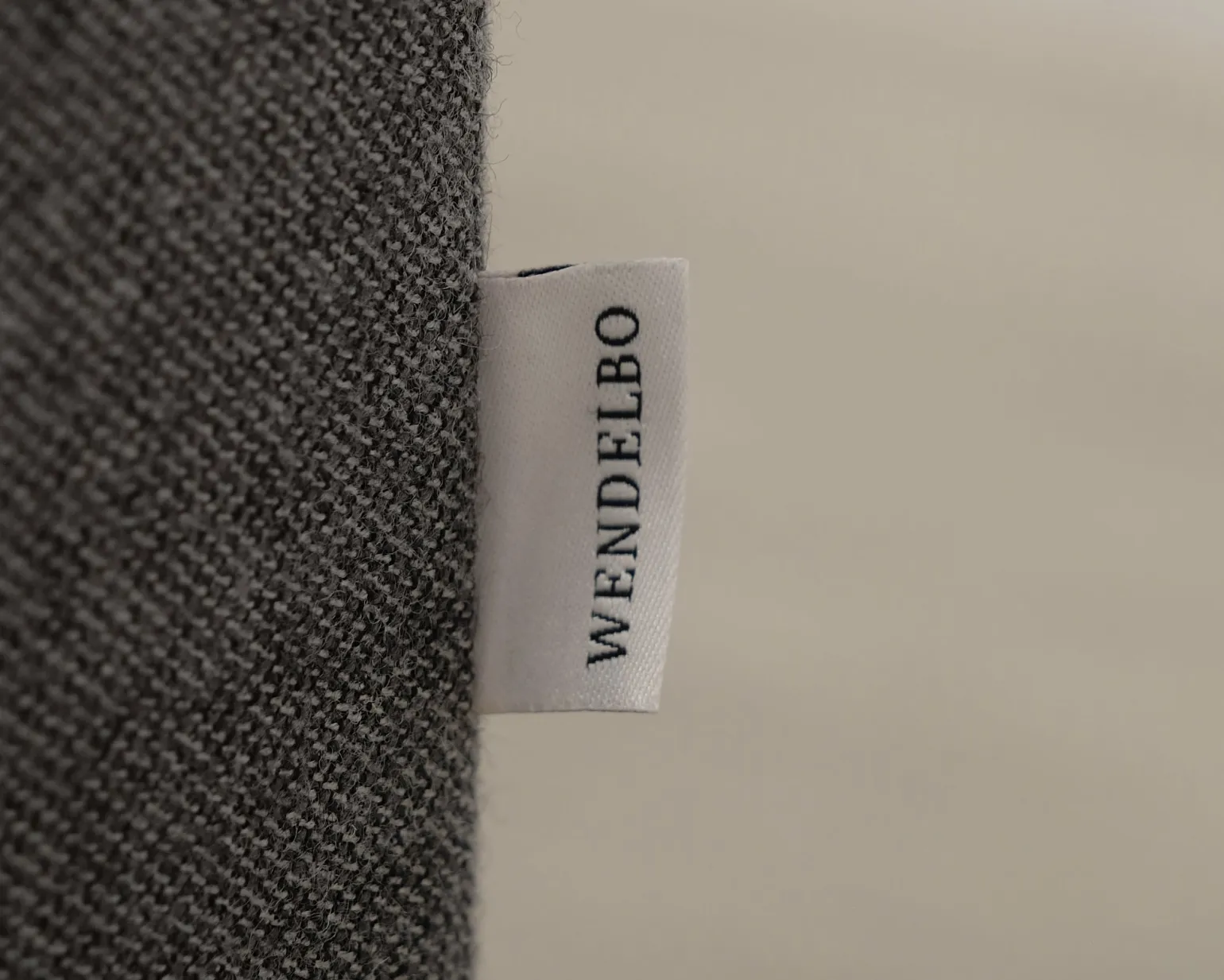 Wendelbo Edge V2 4-sits hörnsoffa grå
