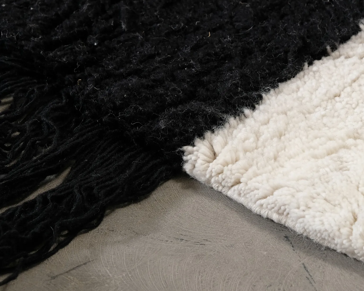Woven Works Arc ullmatta ø 200 cm vit / svart
